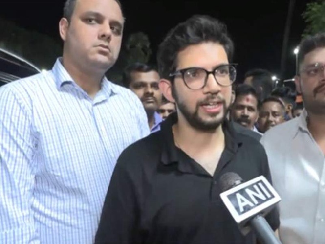 Image from: "Why has curfew been imposed in Pune?": Aaditya Thackeray questions Pune curfew amid illicit liquor deaths case