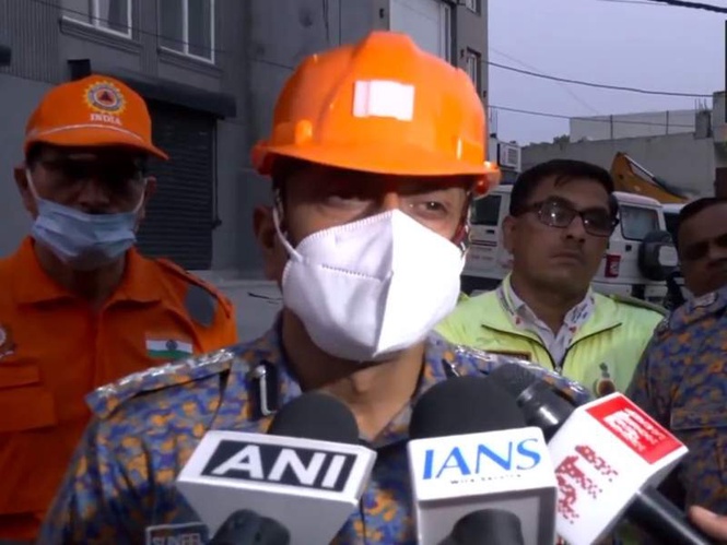 Image from: Work of removing debris underway: NDRF officials on Mehrauli building collapse incident