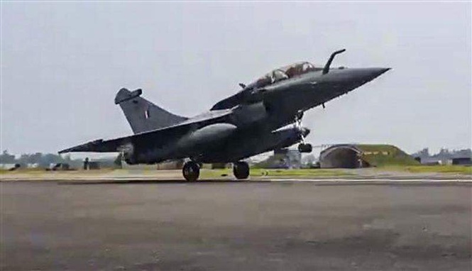 Image from: IAF Chief to visit Rafale maker
