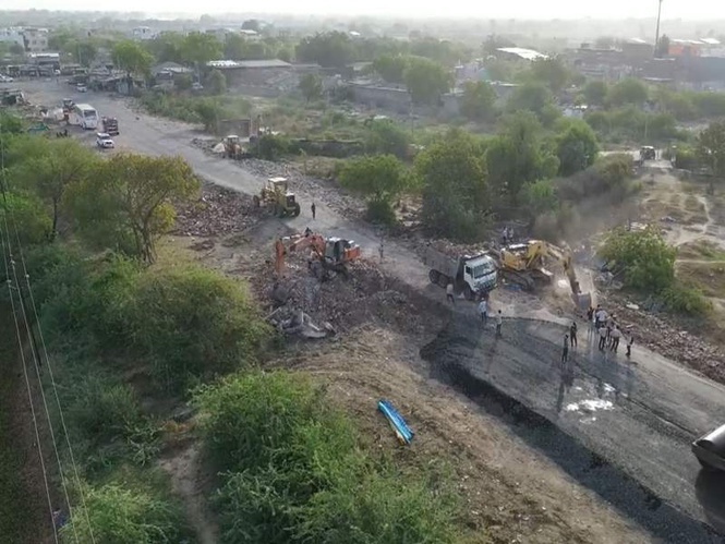 Image from: State Highway-17 Project: Viramgam administration executes land clearance for approximately 4,000 sq metres of land