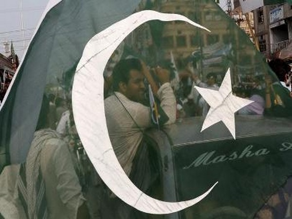 Image from: Pakistan: Delayed salaries, pensions leave Hyderabad water workers in financial crisis