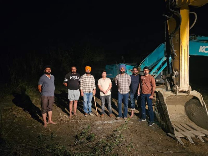 Image from: 7 pokelain machines seized in major anti-mining crackdown in Ropar