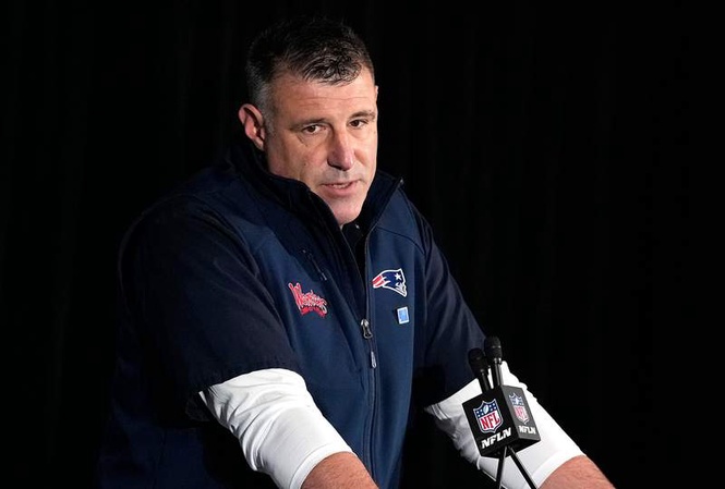 Image from: Mike Vrabel’s nightmare avoided as Patriots star survives frightening Matt Rife collision