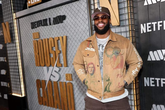 Image from: Rams star Jared Verse turns heads with $150K anime-themed ride featuring Naruto and Luffy