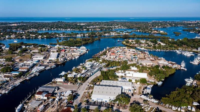 Image from: In the US, this place in Florida is nicknamed ‘Little Greece’, and it’s totally worth the trip