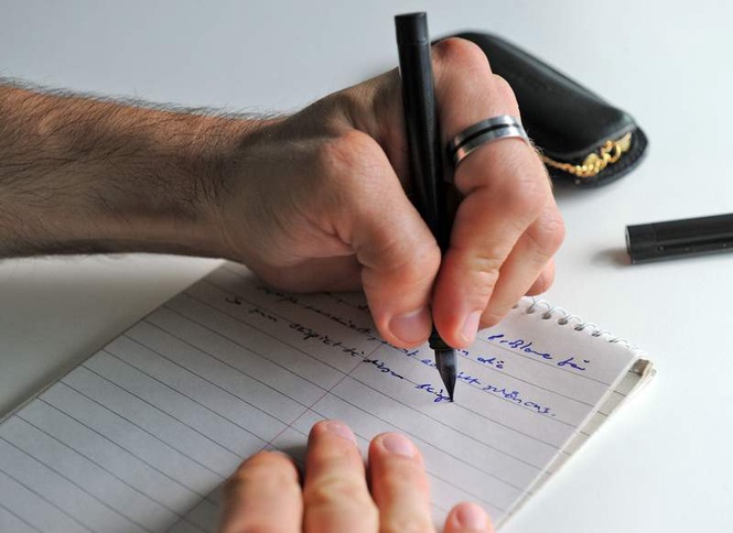 Image from: Why is left-handedness so rare? Oxford team solves part of 'enigma'