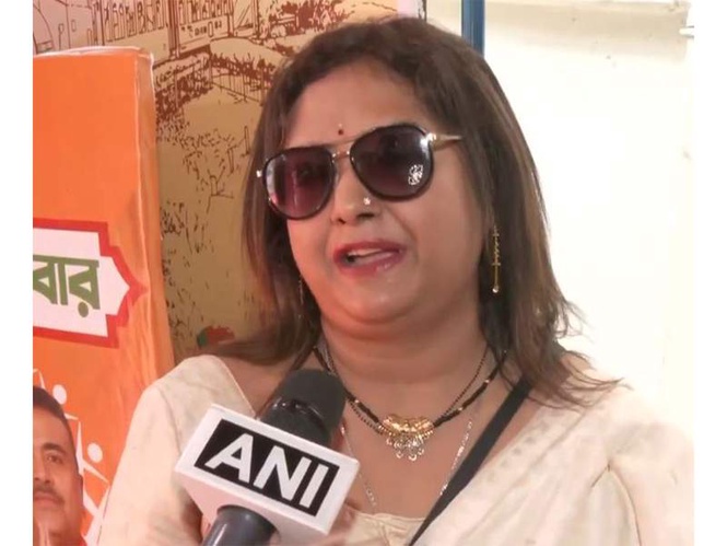 Image from: "Banned by previous Govt...": Bengali singer Riddhi Bandyopadhyay shares grievances with W Bengal CM Suvendu Adhikari