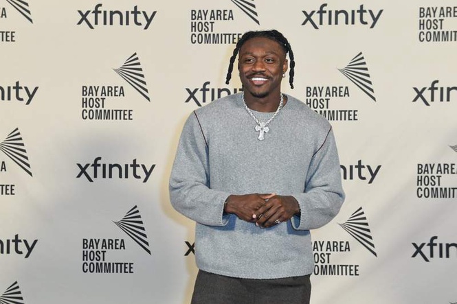 Image from: AJ Brown reveals the Patriots merchandise in his house for years, even during Eagles stint
