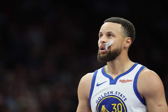 Image from: NFL expert says Under Armour ‘fumbled the bag’ by failing to build around Tom Brady, Steph Curry