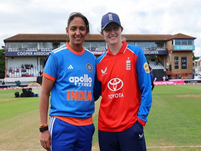 Image from: 3rd T20I: England women win toss; opts to field against India