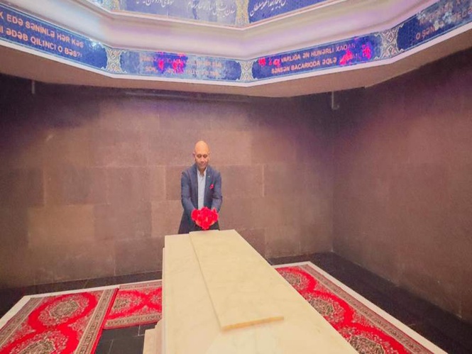 Image from: Indian Embassy in Azerbaijan establishes Tagore-Nizami Library