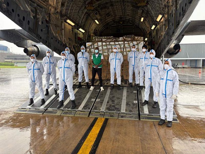 Image from: Indian Air Force's C-17 Globemaster III delivers critical medical aid for Ebola treatment to Uganda