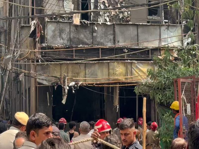 Image from: Amit Shah, Rajnath Singh express grief over Malviya Nagar fire as death toll rises to 21; rescue operations continue