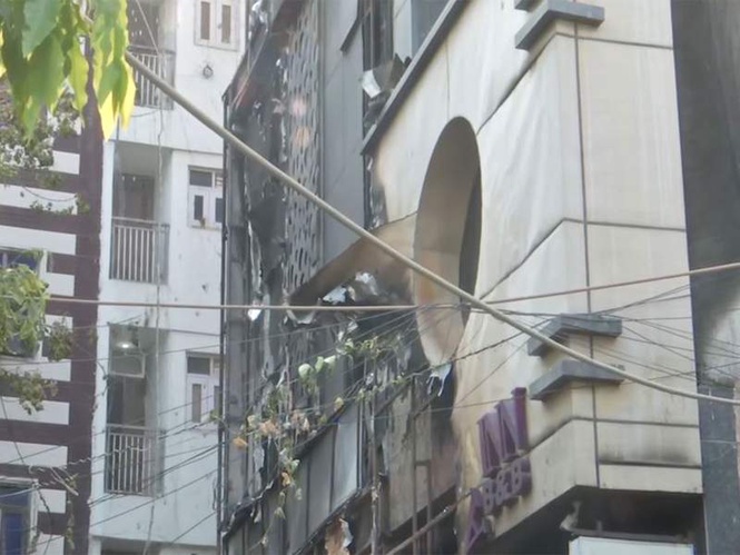 Image from: Malviya Nagar hotel fire likely started near ground-floor staircase: source