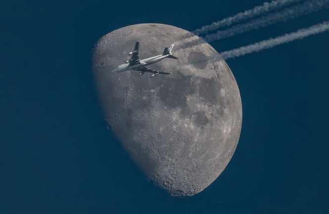 Image from: Researcher's family ordered to return moondust to its rightful owner