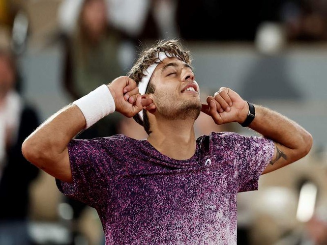Image from: Flavio Cobolli storms into French Open semi-finals after cruising past Auger-Aliassime