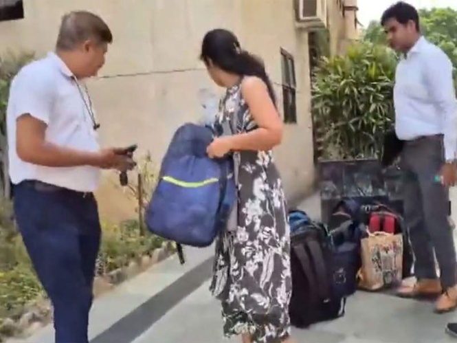 Image from: Haryana: Security sweep at Gurugram Municipal Corporation office after bomb threat email
