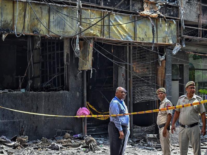 Image from: Malviya Nagar fire: 15 admitted at Max Saket show signs of improvement; 1 slated for discharge