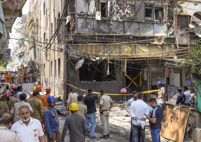 Image from: Jumping from window saved me; Ali died as he took the stairs: Kin of Iraqi man killed in Delhi fire