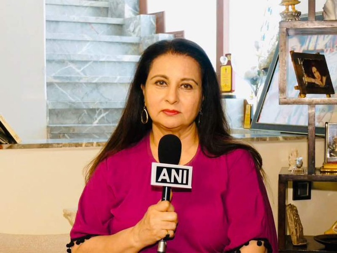 Image from: Poonam Dhillon questions Upasana Singh's presence at FWICE briefing, says CINTAA was not informed