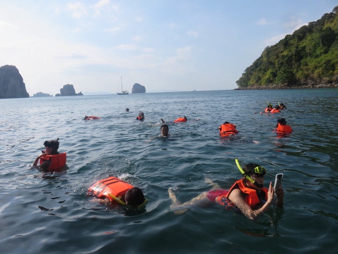 Image from: Man Dies After E-Cigarette Explodes in His Hand