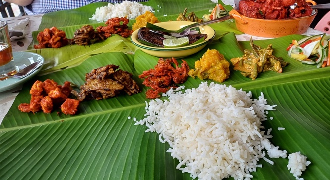 Image from: Cekik: A Banana Leaf Beauty With A Miss Universe Touch #JalanJalanMakan