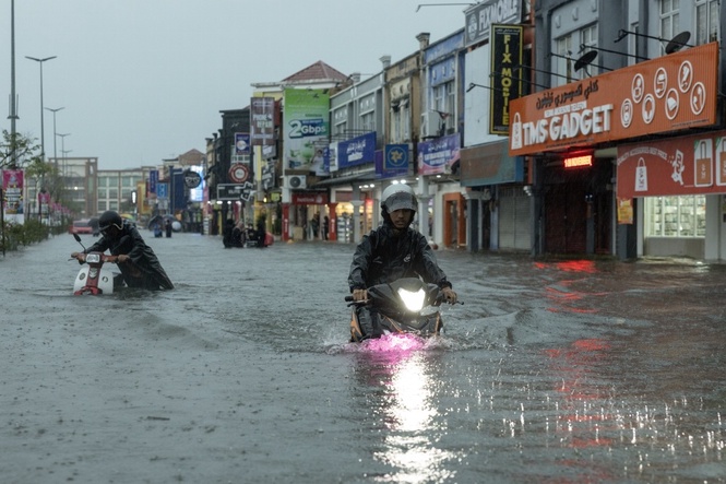 Image from: AmBank offers flood relief assistance to affected customers in northern and East Coast states of Peninsular Malaysia