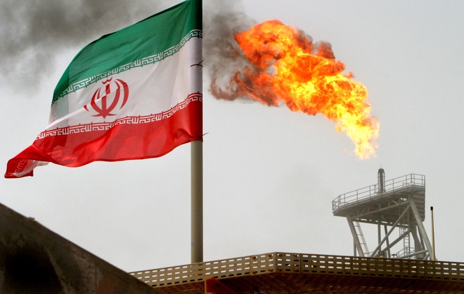 Minyak Kembali Sentuh $100 Susulan Tawaran Iran Buat Trump