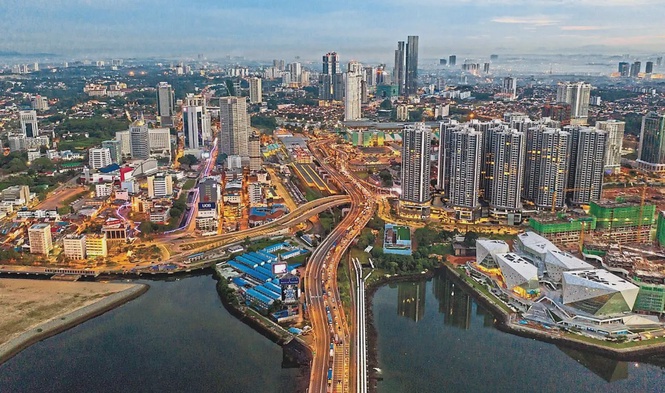 Syarikat Gergasi Dunia Mula Beralih ke Malaysia dari Singapura