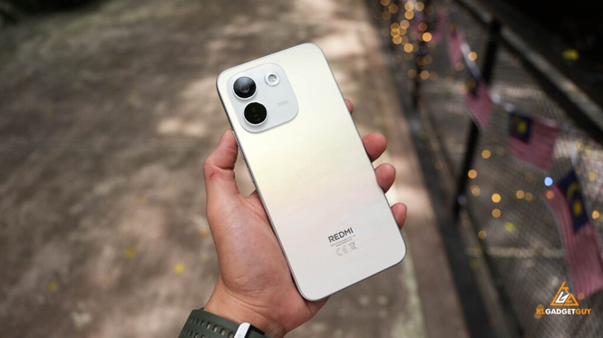 Image from: 10,000mAh Phones Are Here — So Why Aren’t They as Thick as a Power Bank?