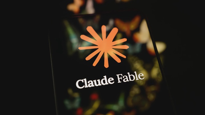美政府突传“出口管制” AI 震荡全球;Claude Fable 5 传遭紧急下架,外籍用户全面暂停使用!