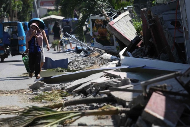 Mayor pleads for food, aid for ravaged town
