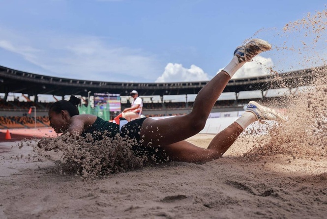 Balderama defends long jump crown
