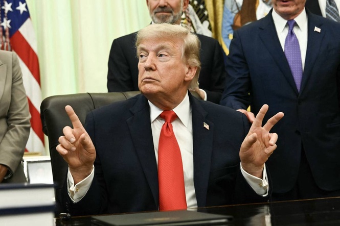 Trump says Hormuz Strait to open to all