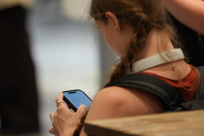 Social networks, online video outweigh traditional media in 2026