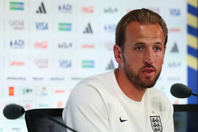 England enter World Cup fray as Ronaldo makes history