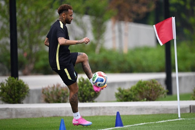 Neymar expected to return vs Scotland