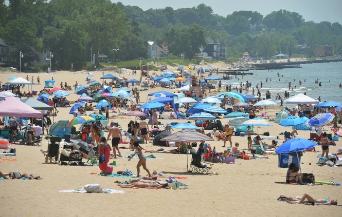 Forecasters cite 'dangerous' conditions as heat scorches Midwest while on its way to the East