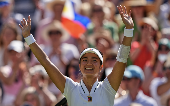 Alex Eala dethrones Iga Swiatek to reach Wimbledon last 16