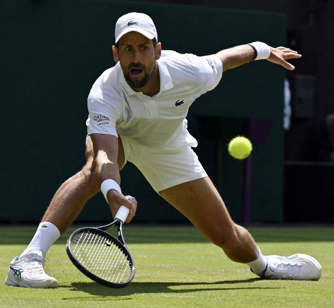 Djokovic, Sinner advance at Wimbledon