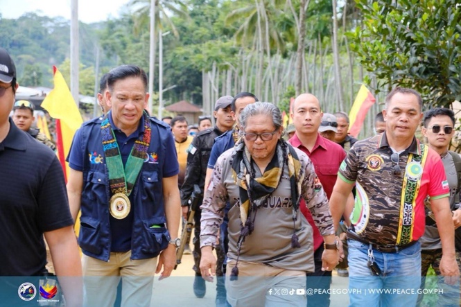 Sarmiento visits Camp Bilal, reaffirms peace commitments