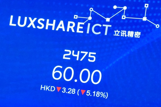 Apple supplier Luxshare drops in Hong Kong debut