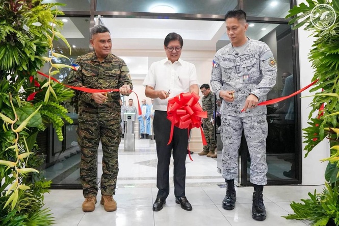Marcos opens new HQ for presidential guards