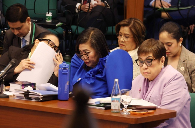 Prosecution has slight edge in public opinion on Duterte impeachment trial, says survey