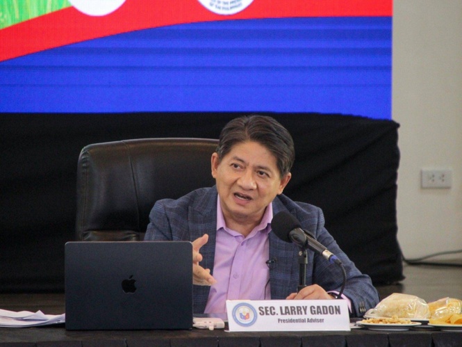 SC junks contempt cases vs Cendaña, Gadon, Heydarian