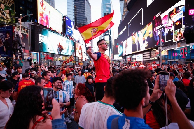 Argentina, Spain fans flood New York as city bids farewell to World Cup