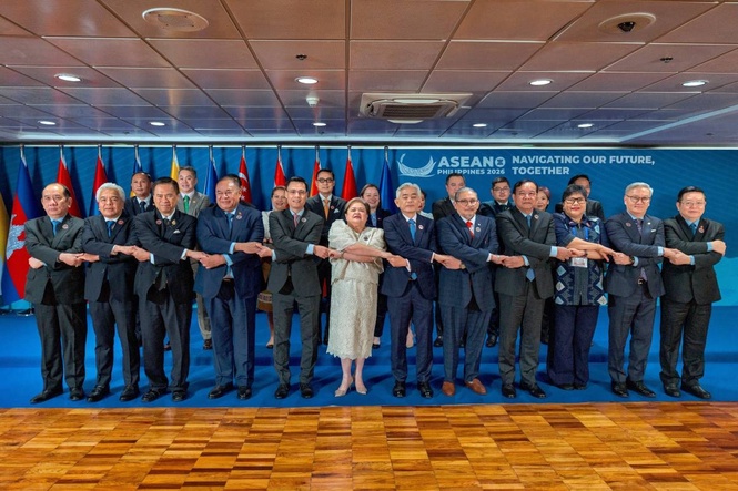 Myanmar's future, Mideast fighting hang over Asean talks