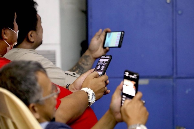 Globe backs regulating, not banning, children's social media use