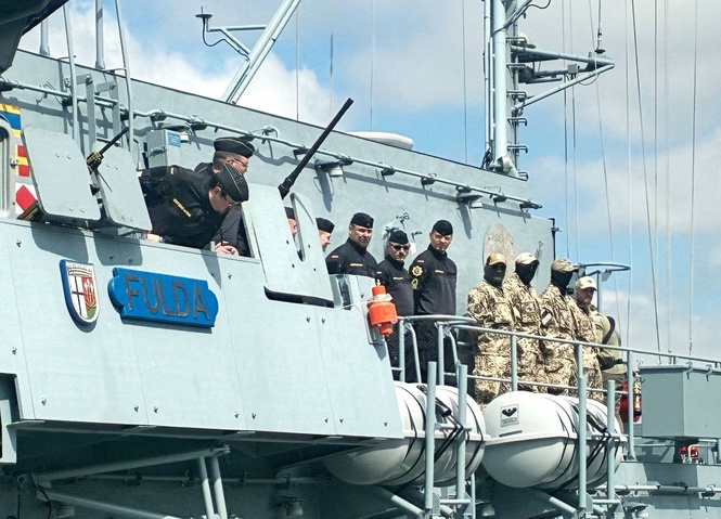 US military launches new strikes on Iran as clashes escalate over shipping routes