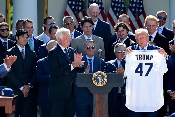 LA Dodgers return to White House